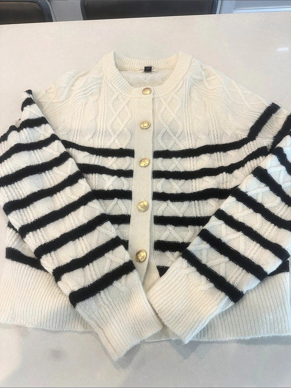 Universal Threads Striped Cable Knit Cardigan in Cream & Black Size Large